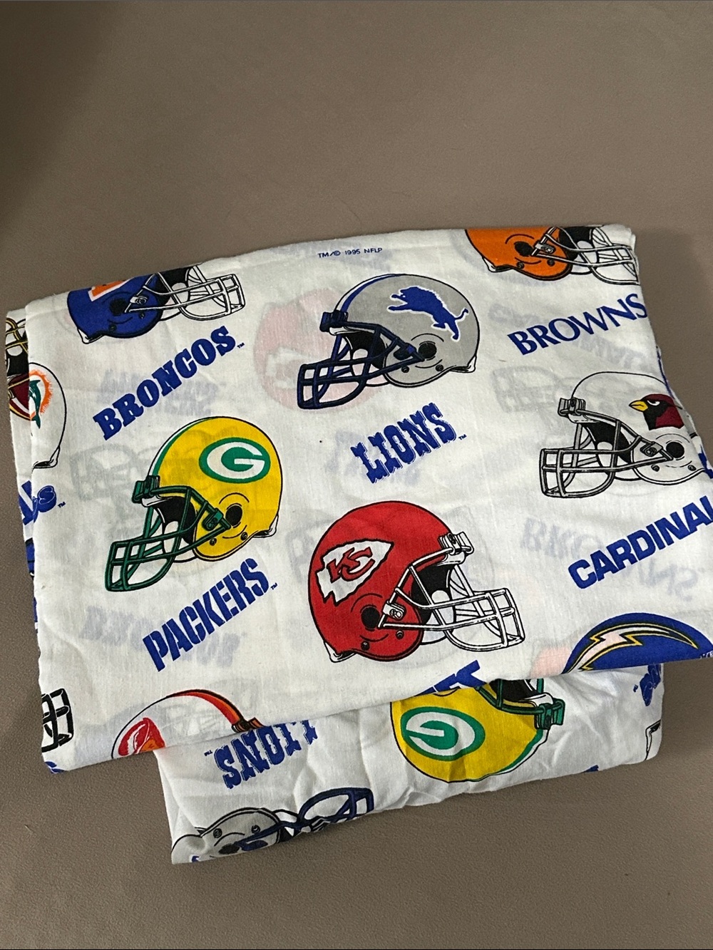 Vintage 1995 NFL Team Helmet 
Bedding